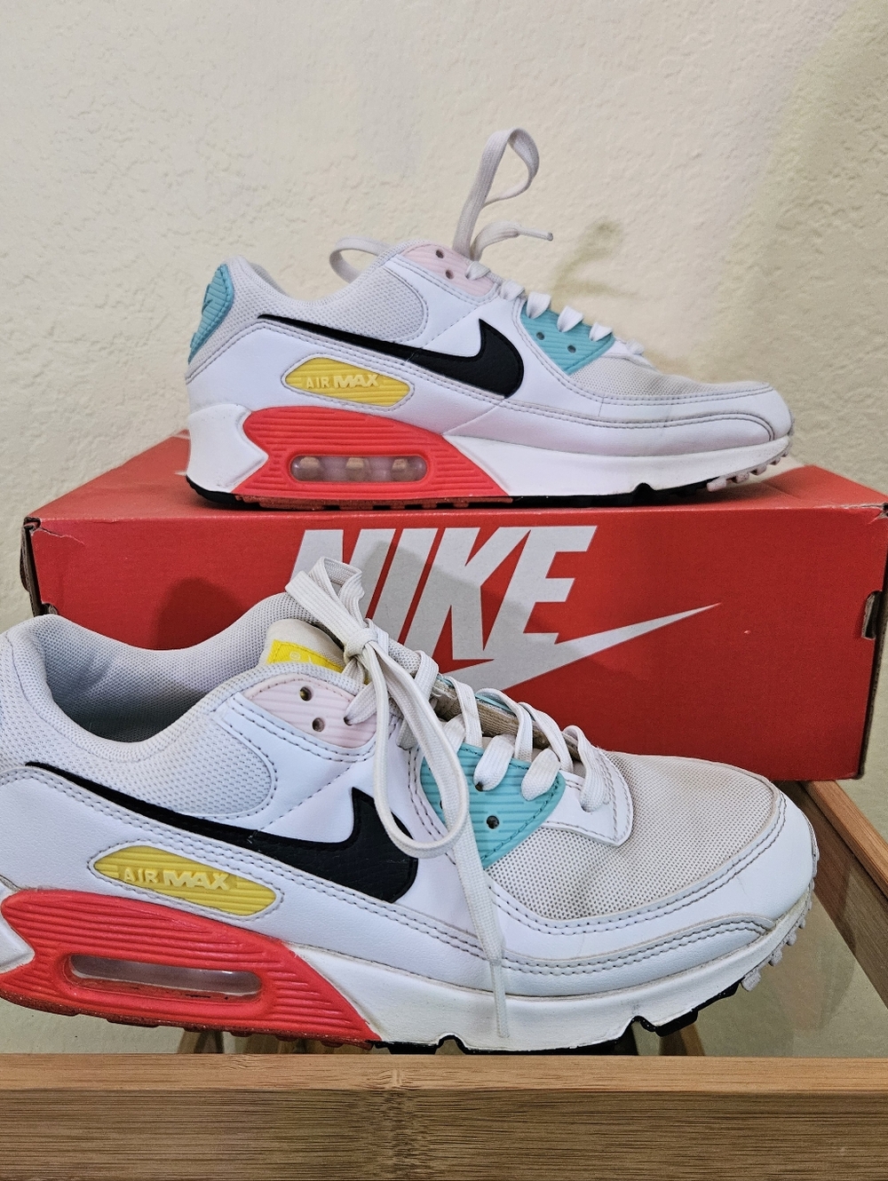 Nike Women's Air Max 90 spring multicolor. sz 8.5